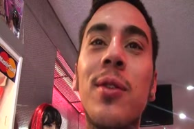 سكس بنات تدخل زب حصان في كسها كامل