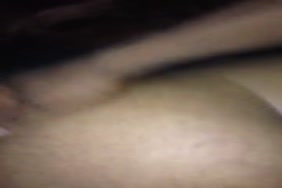سخيف كس صديقتي الرطب بفرشاة أسنان.