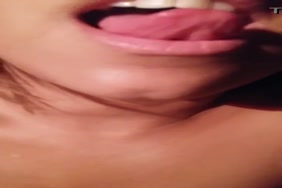 صور نيك الكس وهو يقذف ماء متحرك